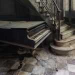 requiem-for-pianos-romain-thiery-captures-broken-pianos-in-abandoned-european-villas