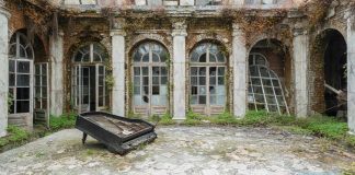 Romain Thiery, el fotógrafo que caza pianos y lugares abandonados