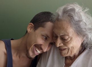 «América», un documental que retrata de forma íntima la vejez y las fallas institucionales en México