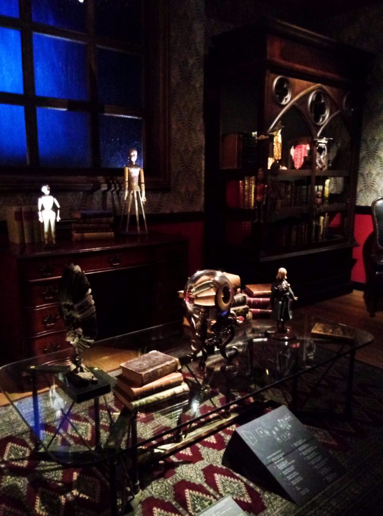El mundo fantástico de Guillermo del Toro: en su casa, con sus ...