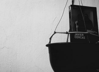 «La velocidad de la luz», una novela sobre los estragos de la culpa y la estupidez