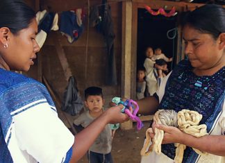 «Junax, hilo por hilo», un documental sobre las mujeres artesanas de San Juan Cancuc, Chiapas