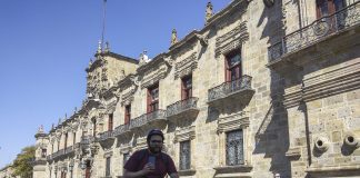 Imágenes de edificios representativos de Guadalajara que visibilizan el paso del tiempo