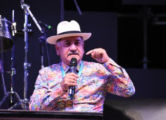 «Historias Musicales del Barrio Cósmico», de Betto Arcos: 20 años de World y Latin Music