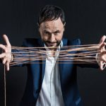 Poncho Pineda estrena «Dos más dos», en salas del país el próximo 30 de marzo