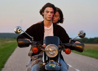 ‘And their children after them’, ganadora del Festival de Sevilla: una buena película, una pésima adaptación