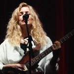 Cristina Rosenvinge y el disfrute de sus versos sáficos en FIL 2024