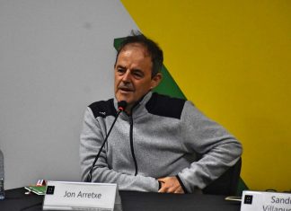 ENTREVISTA | Jon Arretxe, el creador del Detective Touré, visita la FIL 2025