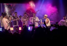 Troker celebró 22 años con un concierto explosivo junto a Hip Horns Brass Collective en Guadalajara