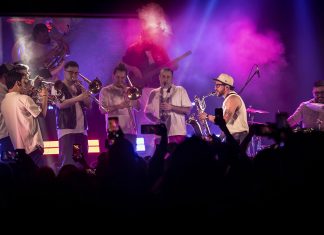 Troker celebró 22 años con un concierto explosivo junto a Hip Horns Brass Collective en Guadalajara