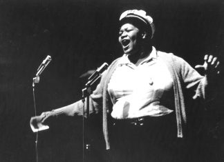El rugido indomable del Blues: Vida y ritmo de Big Mama Thornton