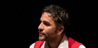 Bruno Santamaría presenta ‘Seis meses en el edificio rosa con azul’ en San Sebastián