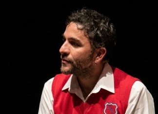 Bruno Santamaría presenta ‘Seis meses en el edificio rosa con azul’ en San Sebastián